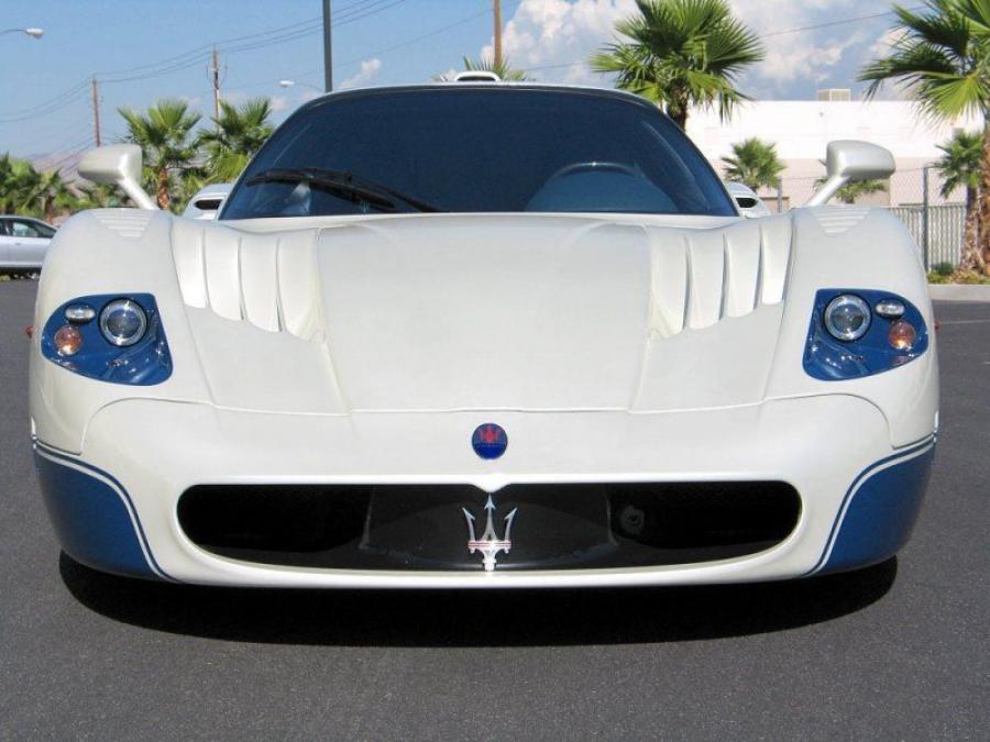  Maserati MC-12 2005 года  (фото 13 из 16)